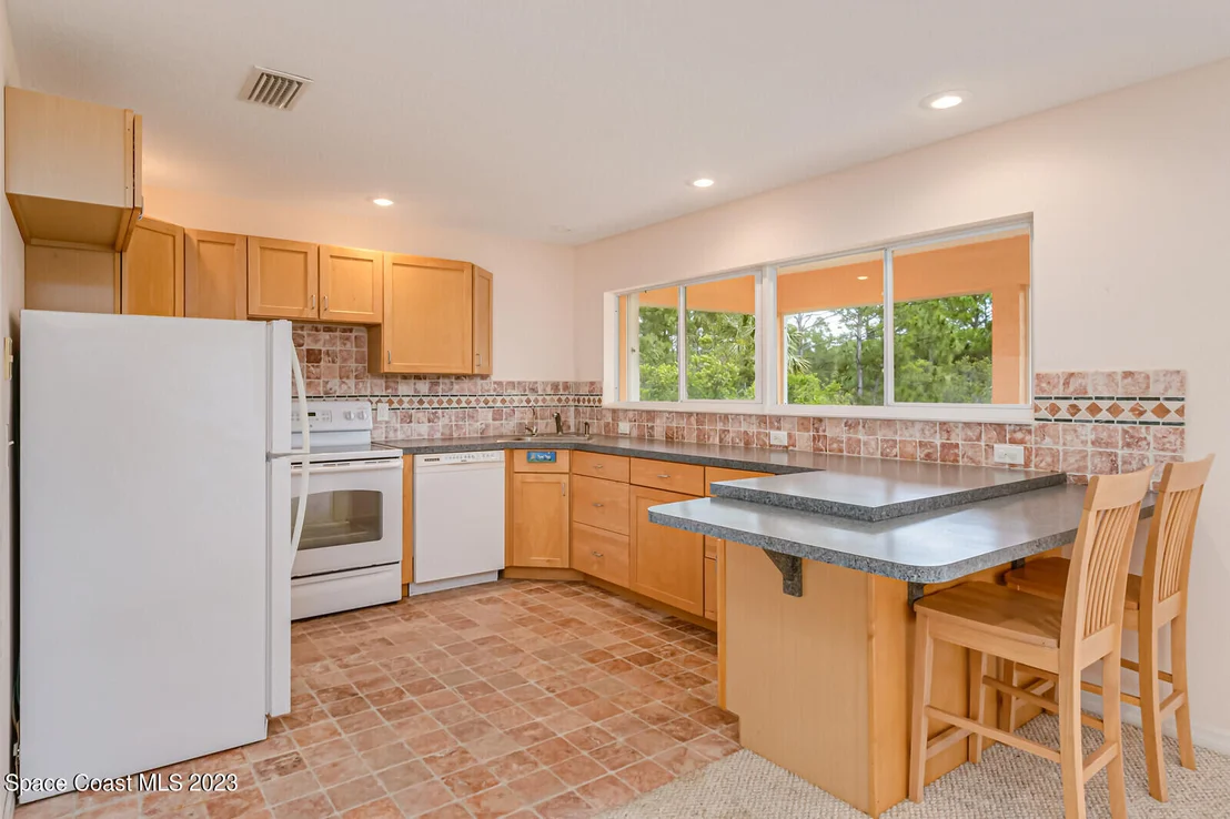 Photo of 2880 Grant Road