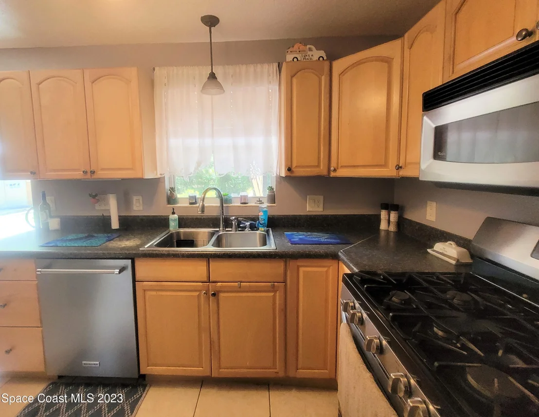 Photo of 2586 Stratford Drive