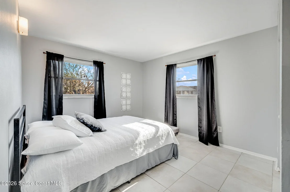 Photo of 995 Eyerly Lane NE