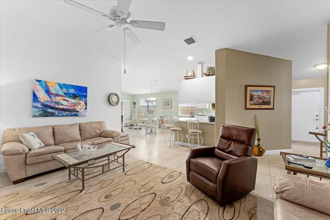 Photo of 3425 Hyperion Way SE