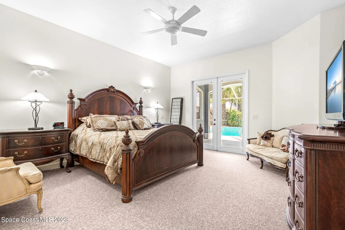 Photo of 213 Peregrine Drive