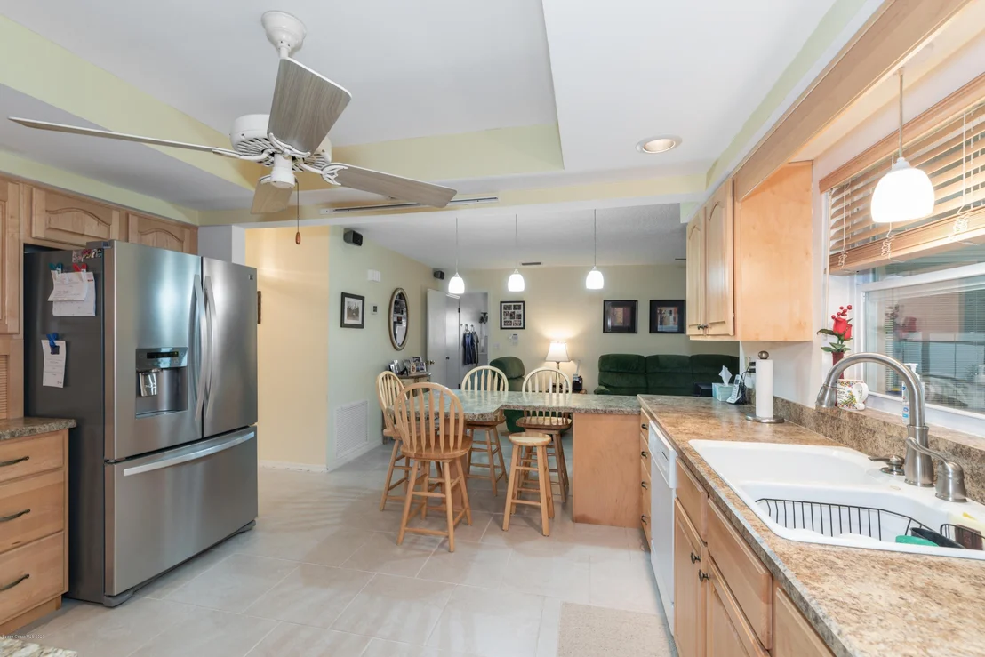 Photo of 771 Arundo Avenue NE