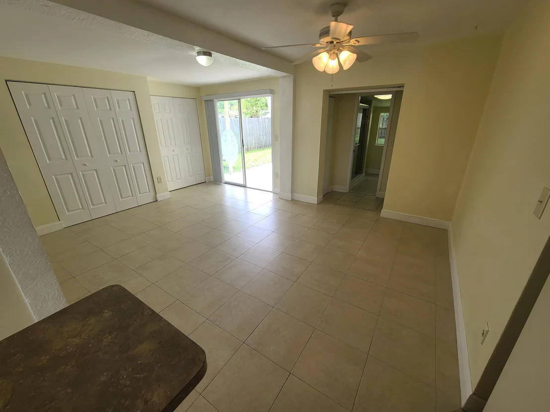 Photo of 408 Iris Lane
