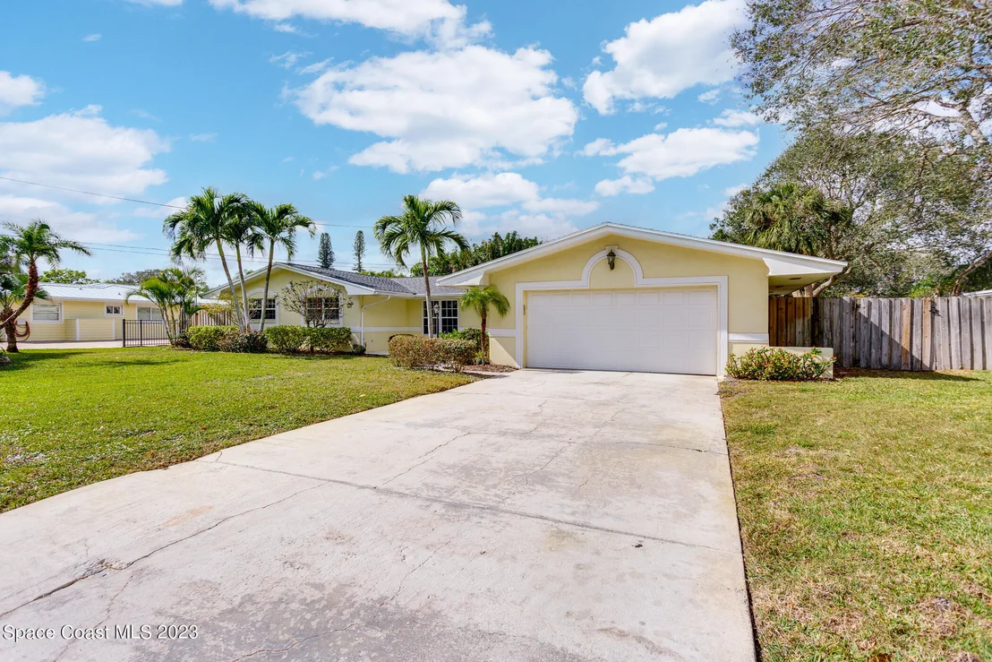 Photo of 608 Mango Drive