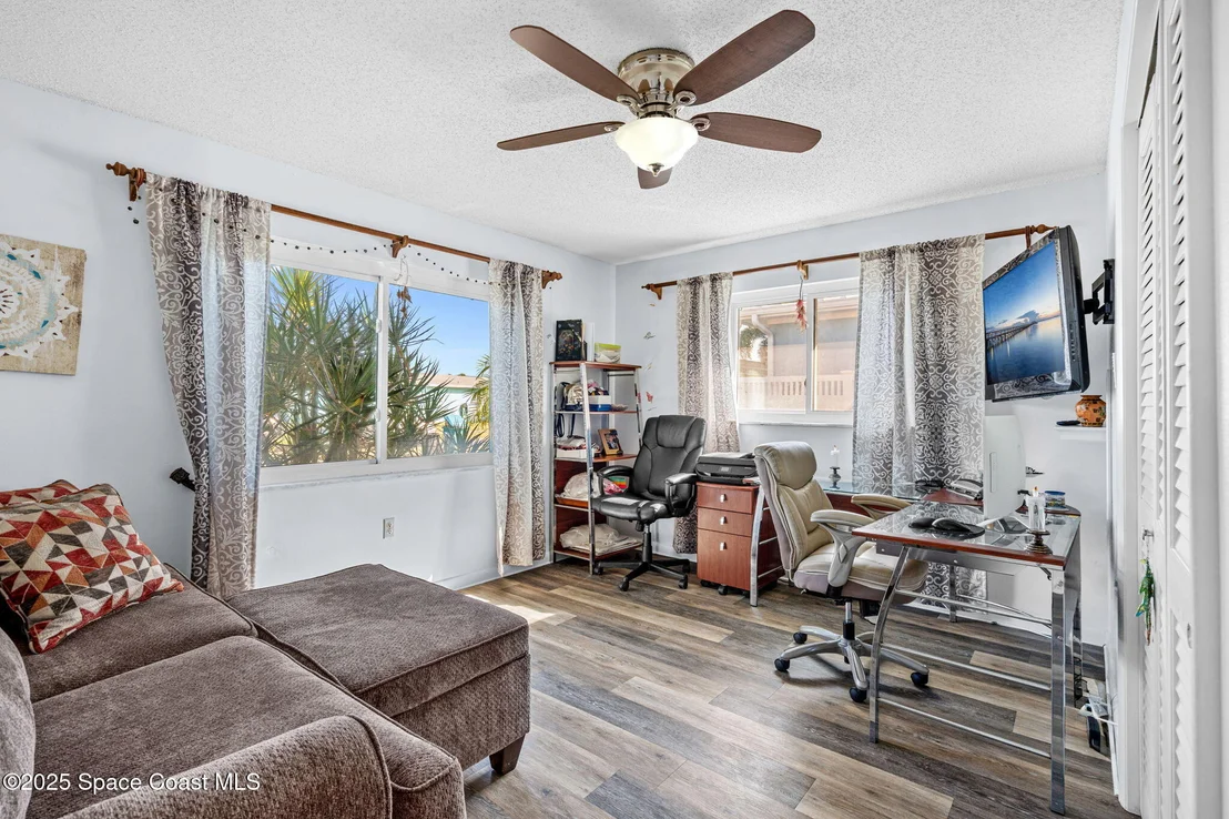 Photo of 406 Thrush Drive