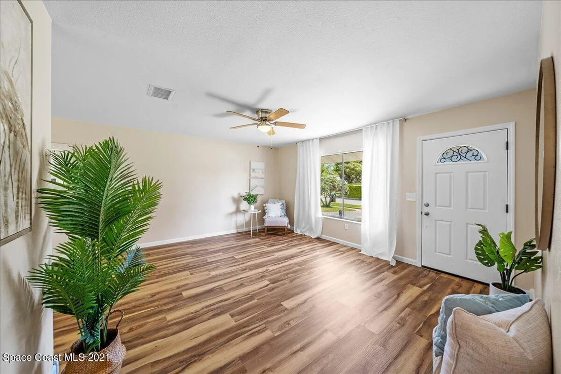 Photo of 1394 Carr Circle NE