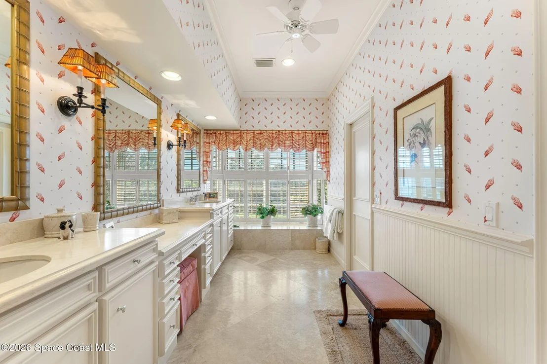 Photo of 680 Ocean Road