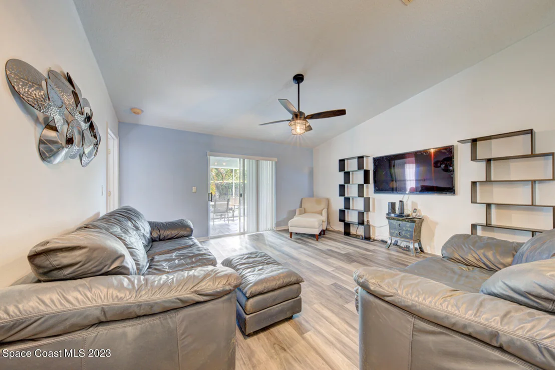 Photo of 2921 Saint James Lane
