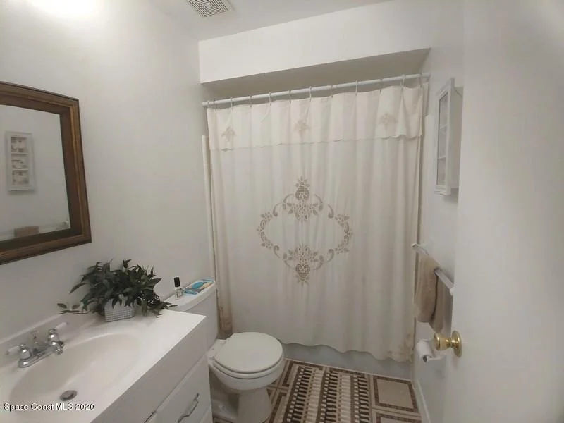 Photo of 790 Cobblestone Lane NE