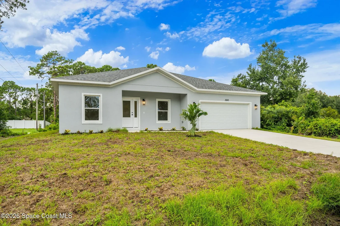 Photo of 1240 Cogan Drive SE