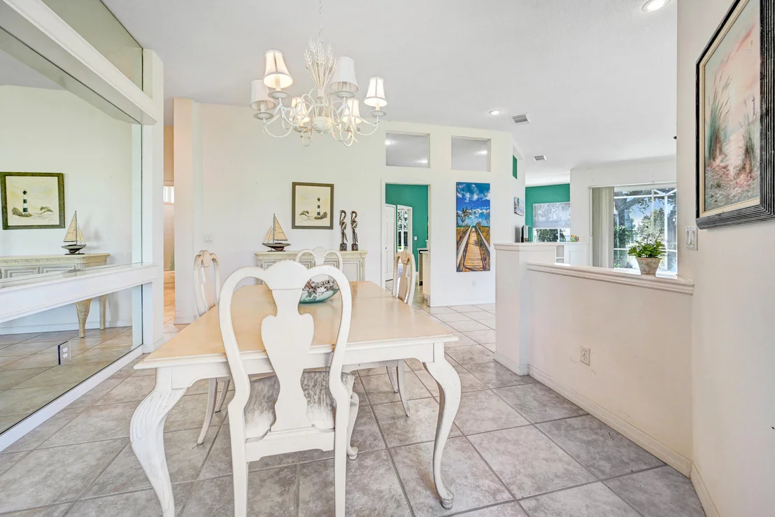 Photo of 2299 Addington Circle