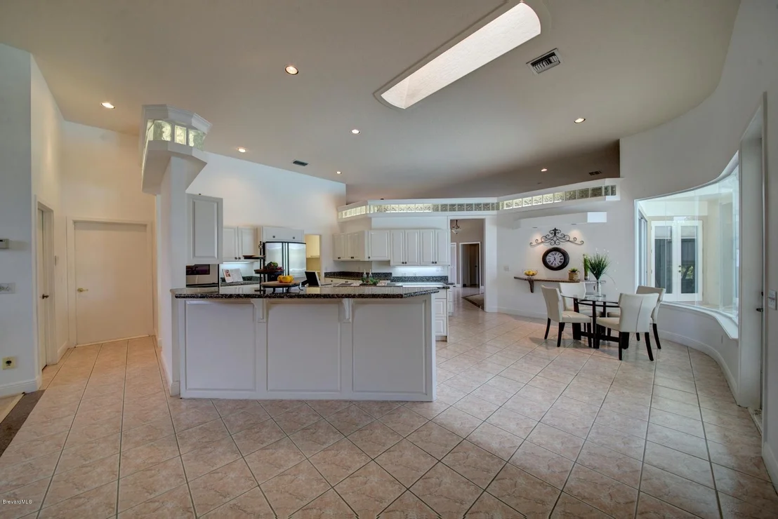 Photo of 812 Sanderling Drive