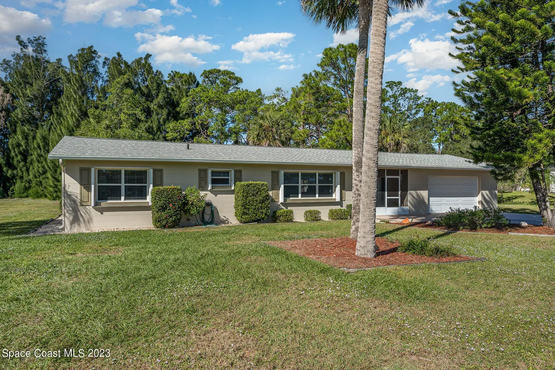 Photo of 643 Cocoanut Grove Avenue