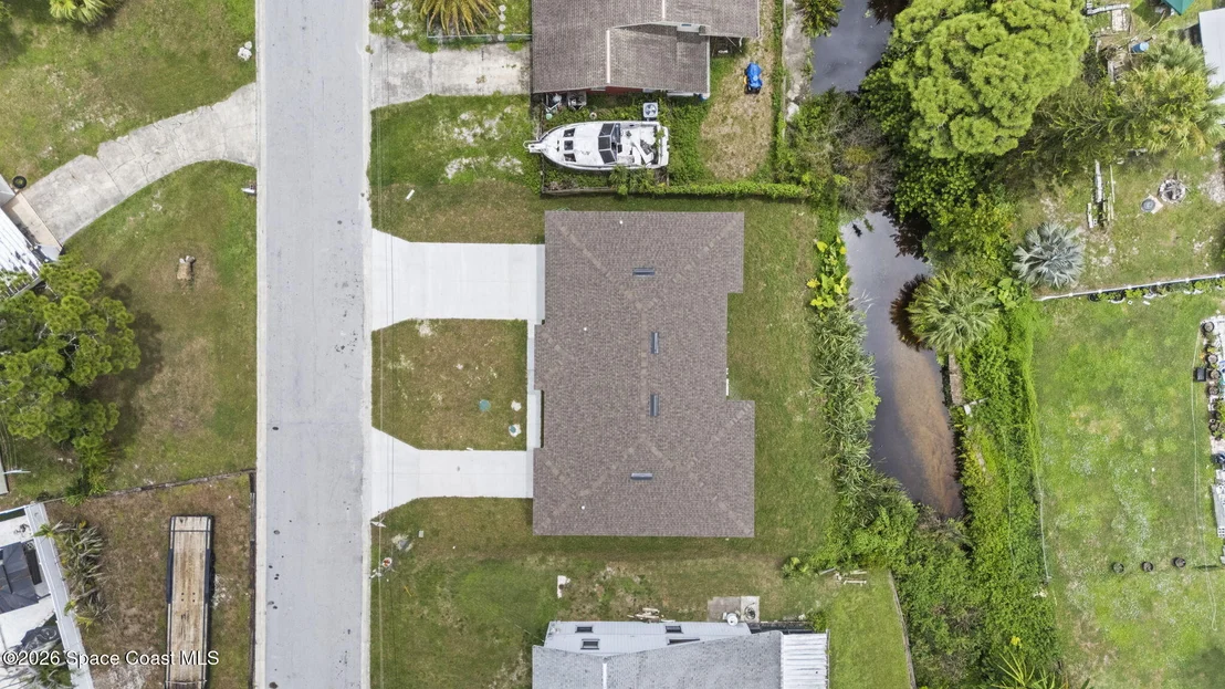 Photo of 1121 River Drive NE