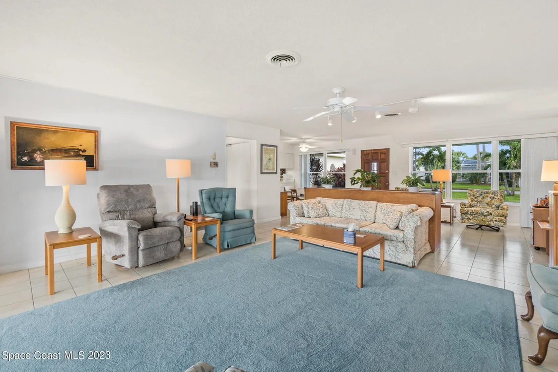 Photo of 209 River Road