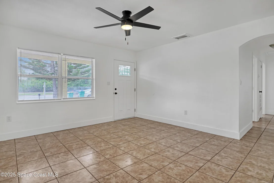 Photo of 2152 Post Road