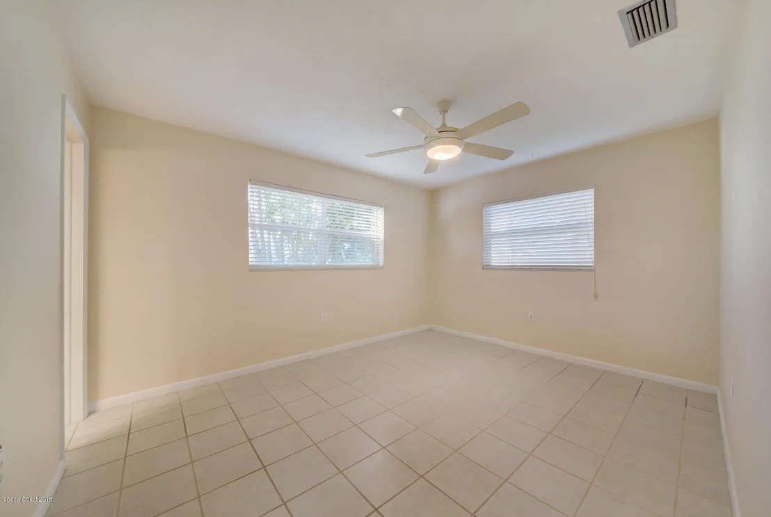 Photo of 433 Cardinal Drive