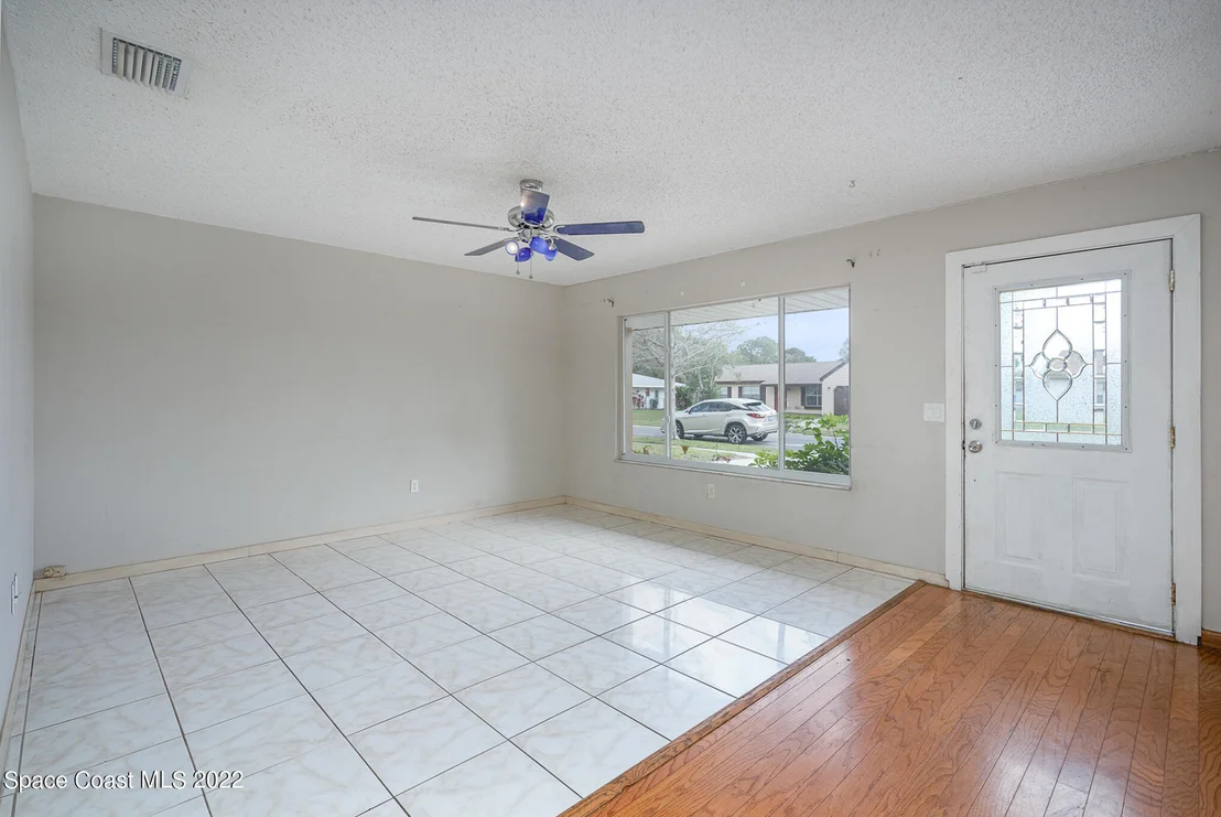 Photo of 960 Hooper Avenue NE