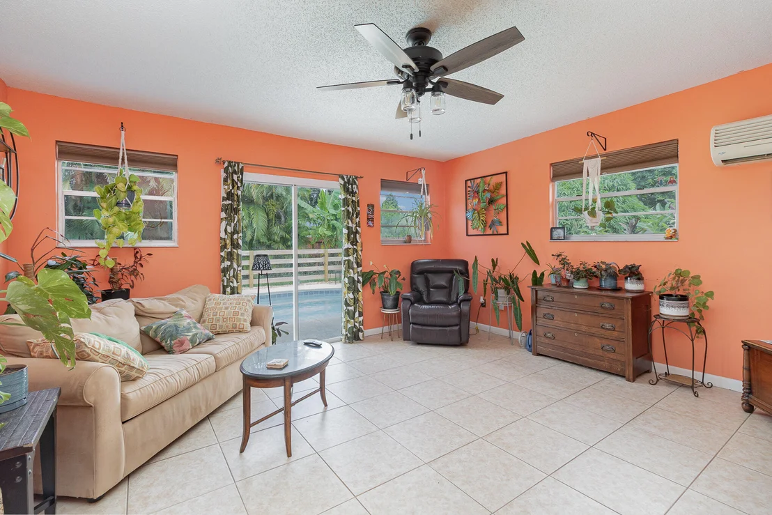 Photo of 757 Angle Street NE