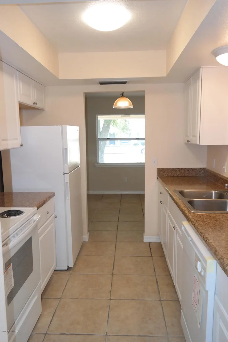 Photo of 984 Kings Post Road