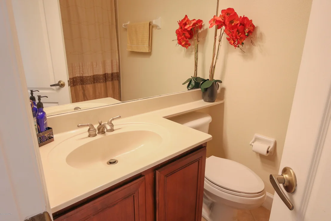 Photo of 885 Chatsworth Drive