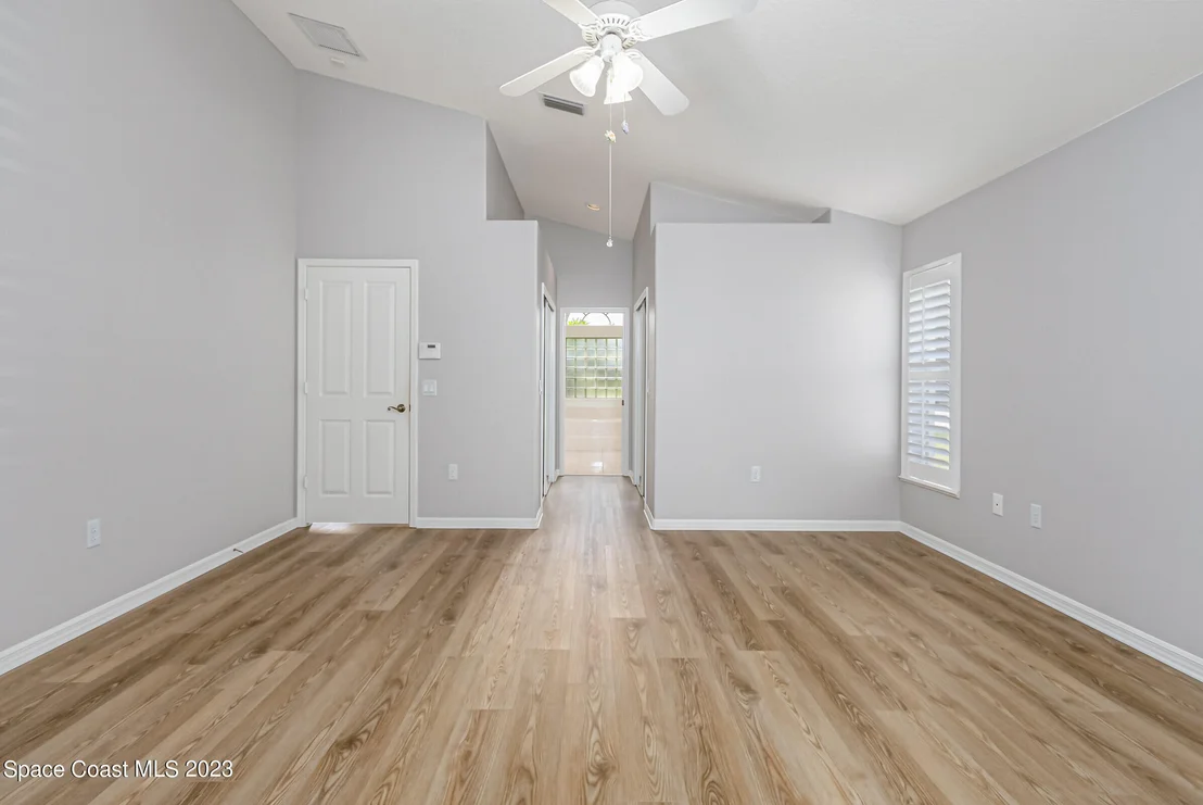 Photo of 4363 Long Lake Road