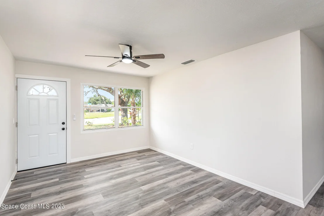 Photo of 4075 Robinhood Drive