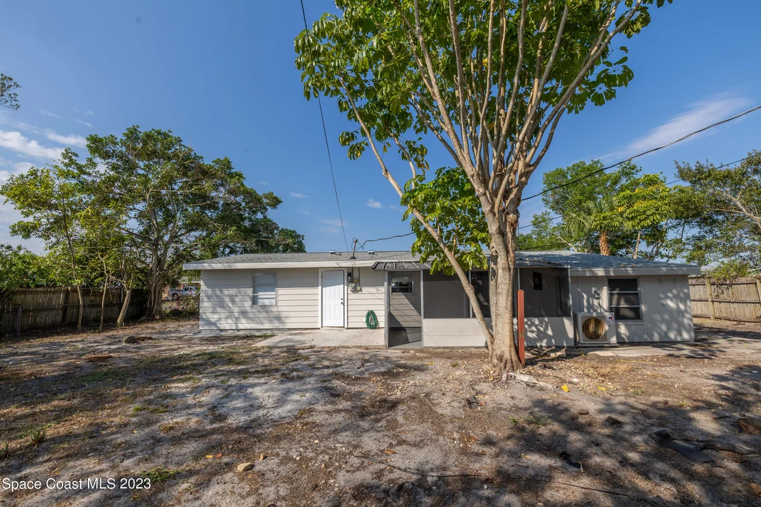 Photo of 955 Vangi Lane NE
