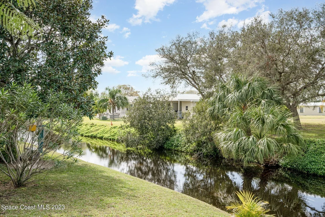 Photo of 1081 Barefoot Circle
