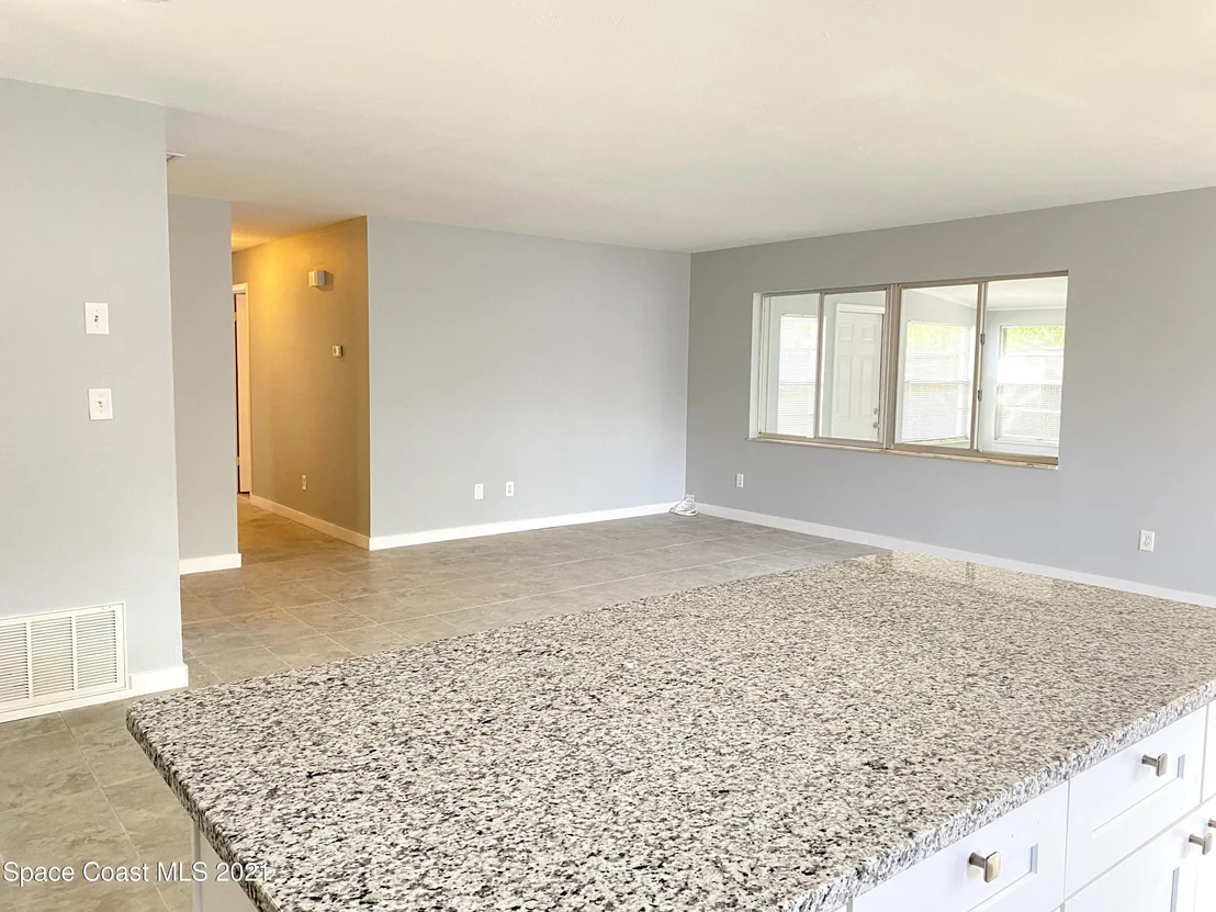 Photo of 1718 Golfview Drive
