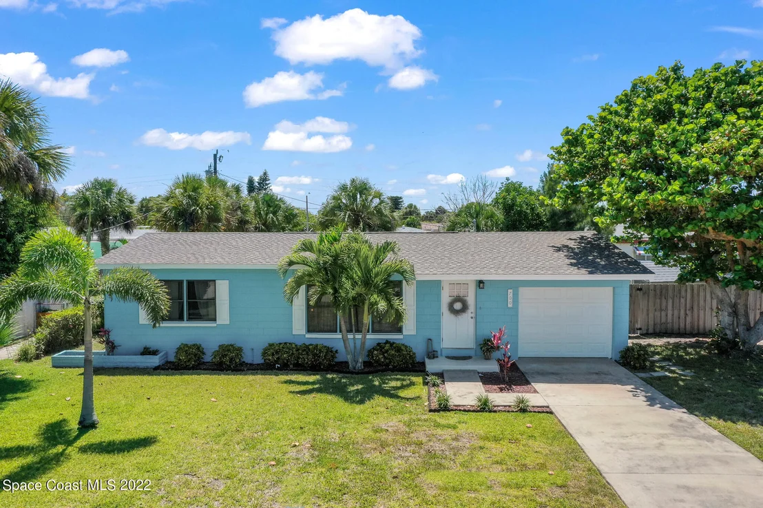 Photo of 700 Pelican Drive