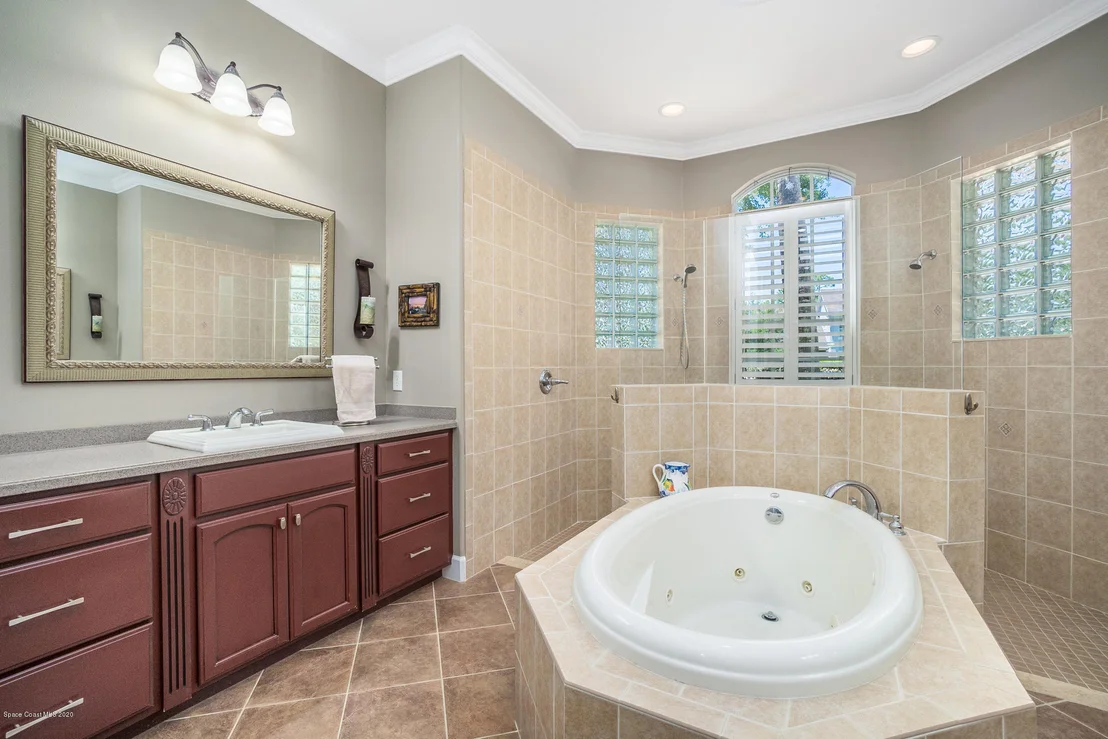 Photo of 2167 Windbrook Drive SE
