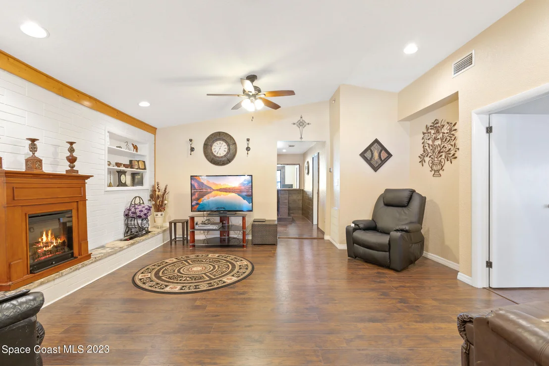 Photo of 2490 Lake Drive