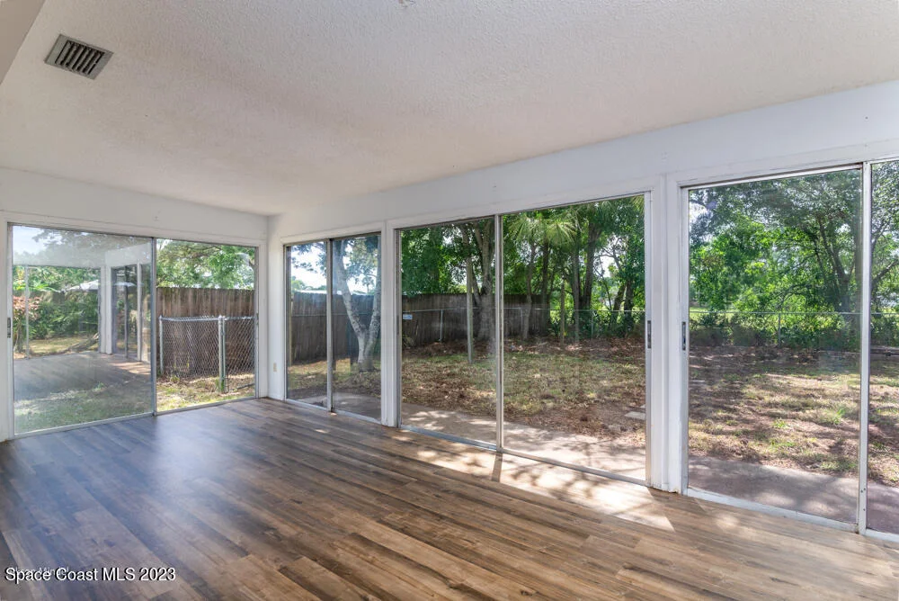 Photo of 1330 Creel Road NE
