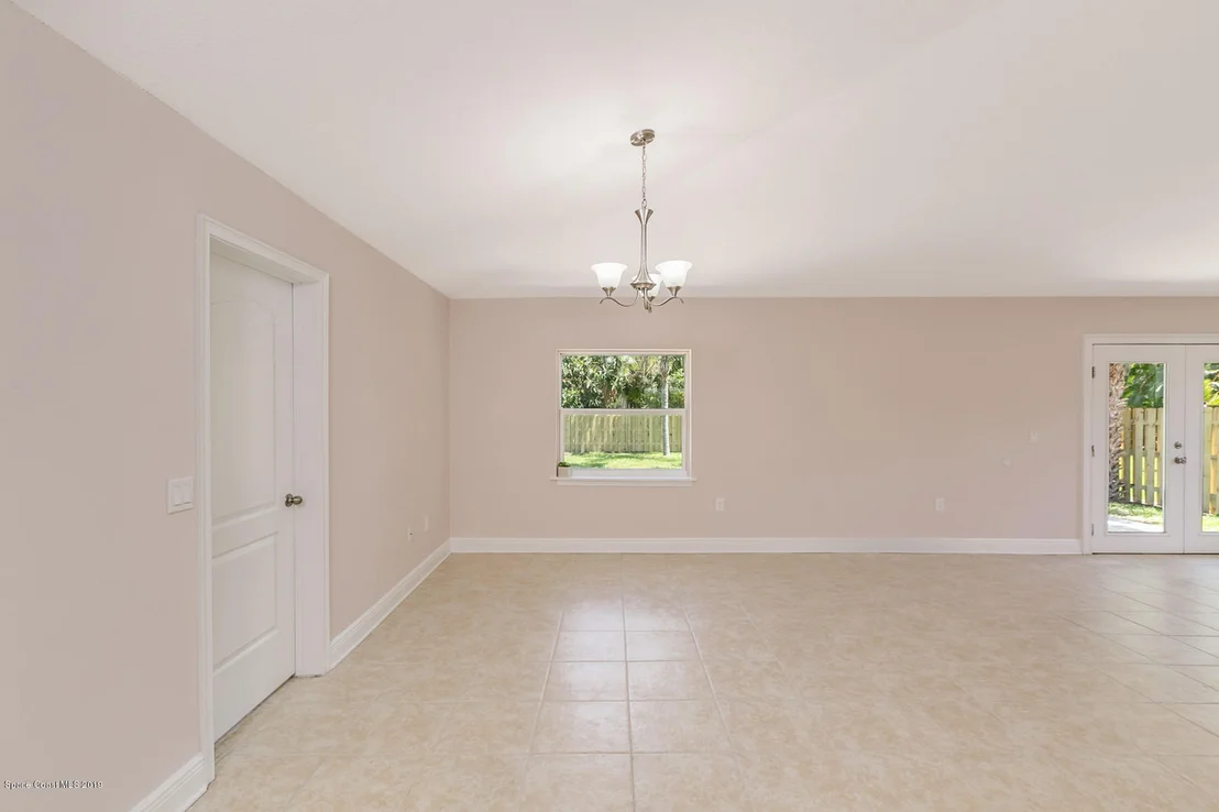 Photo of 1044 Bernice Road