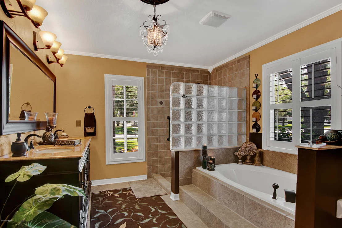 Photo of 6042 Newbury Circle