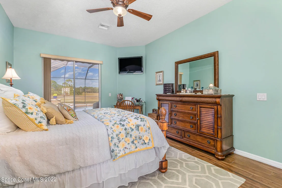 Photo of 1836 Windbrook Drive SE