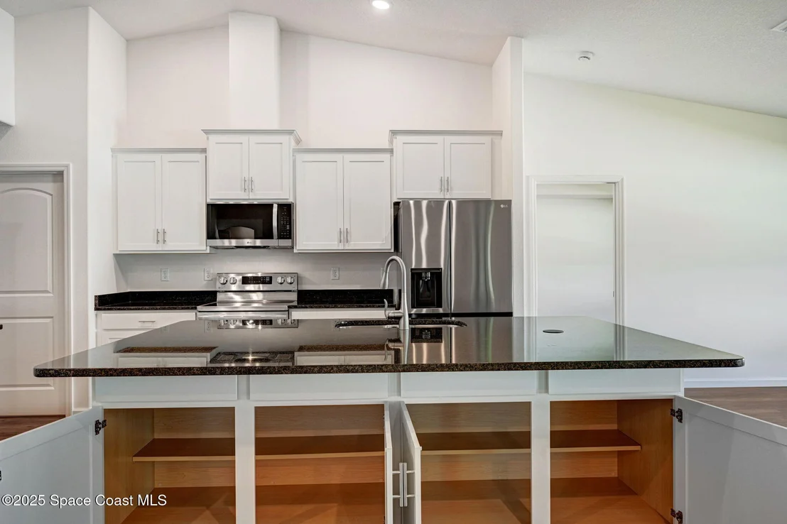 Photo of 1089 Savery Road