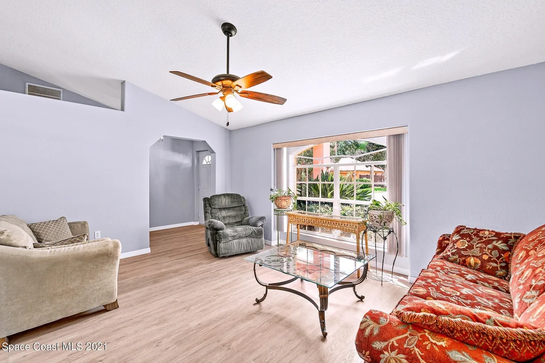 Photo of 1214 Walnut Grove Way