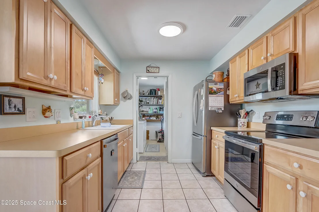 Photo of 711 Cayuga Avenue NE
