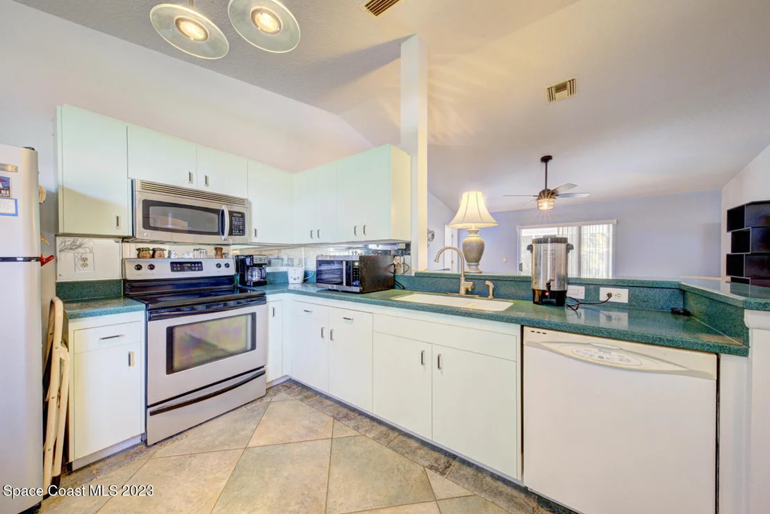 Photo of 2921 Saint James Lane