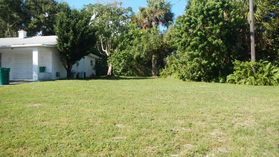 Photo of 860 Indian River Drive