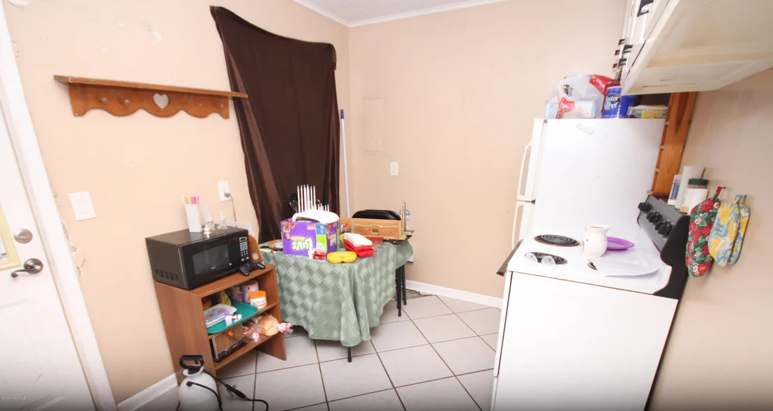 Photo of 1037 Cable Lane NE
