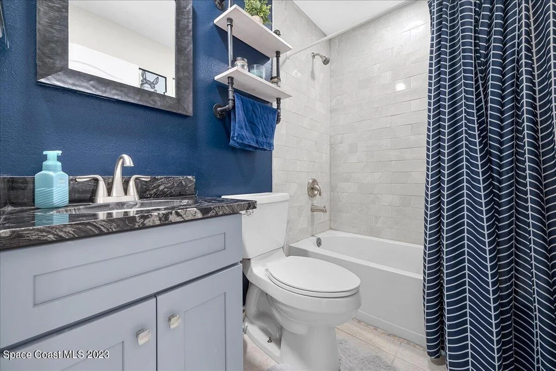Photo of 2215 Wilcox Street