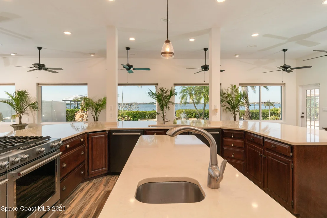 Photo of 466 Lanternback Island Drive