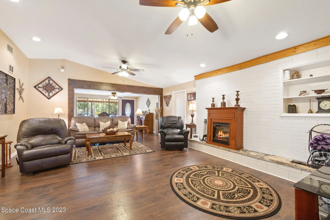 Photo of 2490 Lake Drive