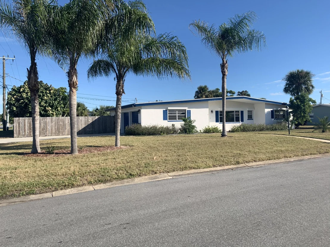 Photo of 2250 Reef Avenue