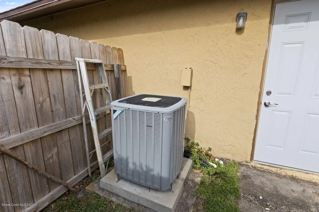Photo of 823 Levitt Parkway