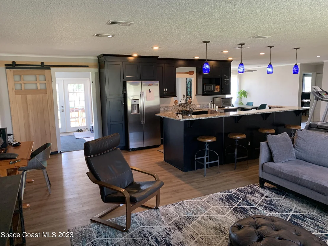 Photo of 401 Port Malabar Boulevard NE
