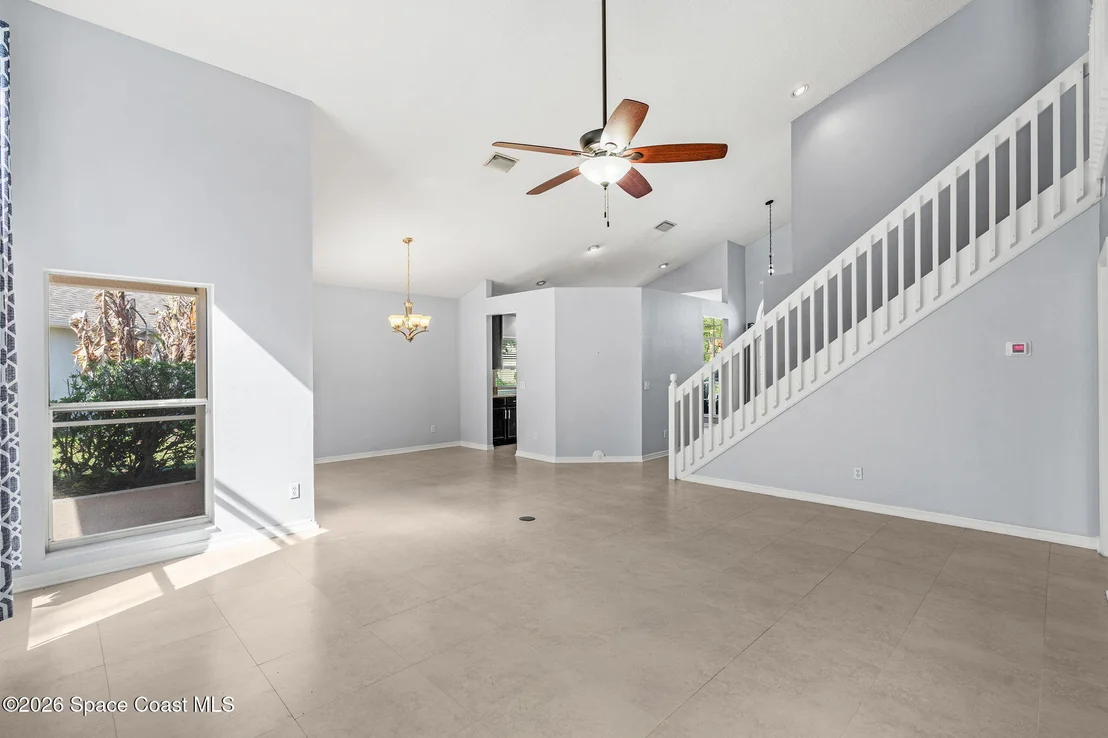Photo of 685 Ashbury Avenue